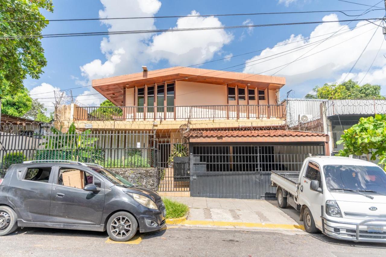 Volcano Hostal Y Restaurante San Salvador Ngoại thất bức ảnh